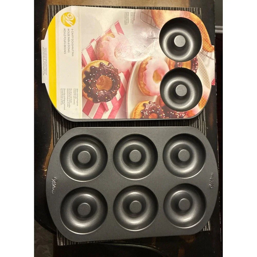 Wilton Doughnut Treat Pan Bakeware Mold 6 Individual Donuts Cavity 12